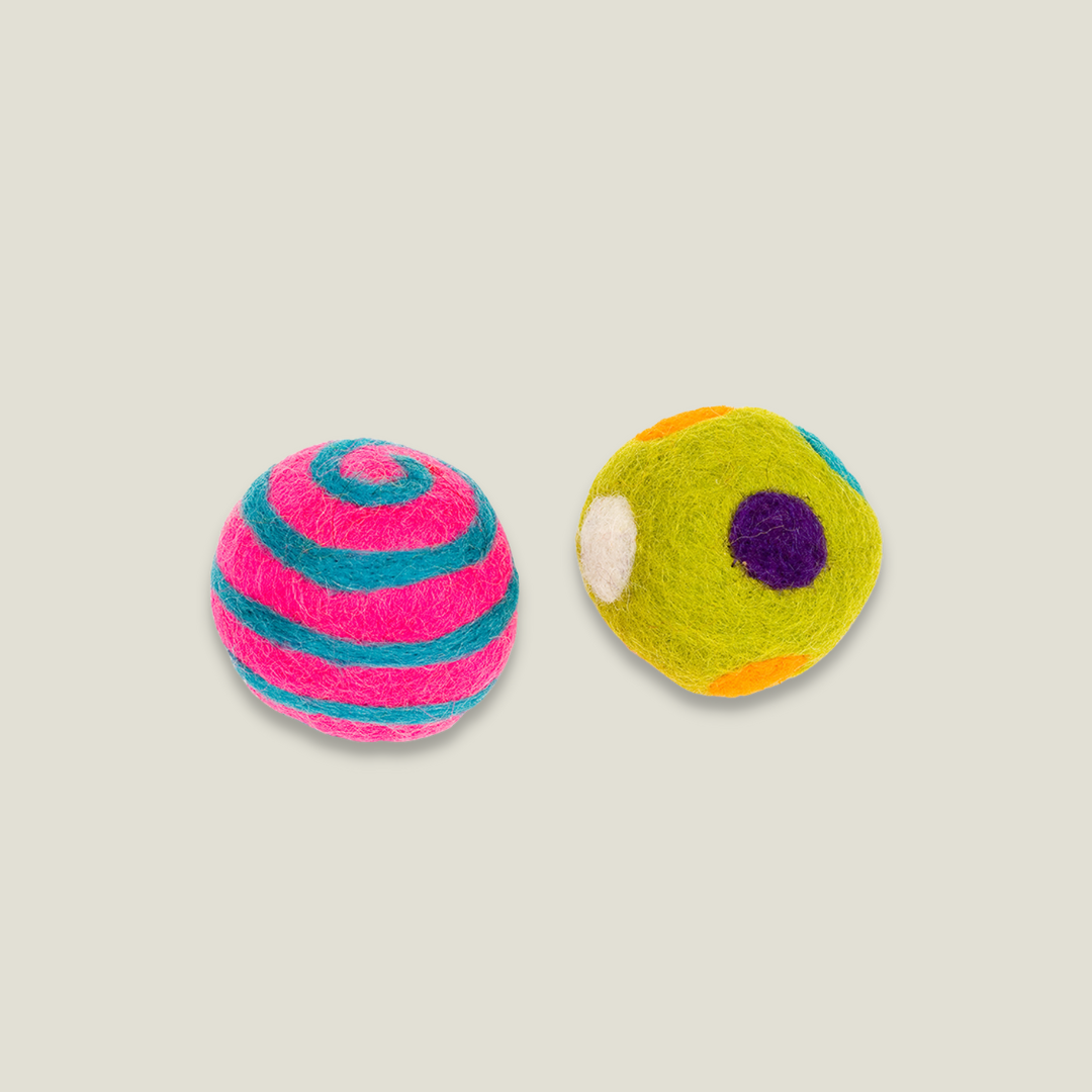 Cat top ball toy