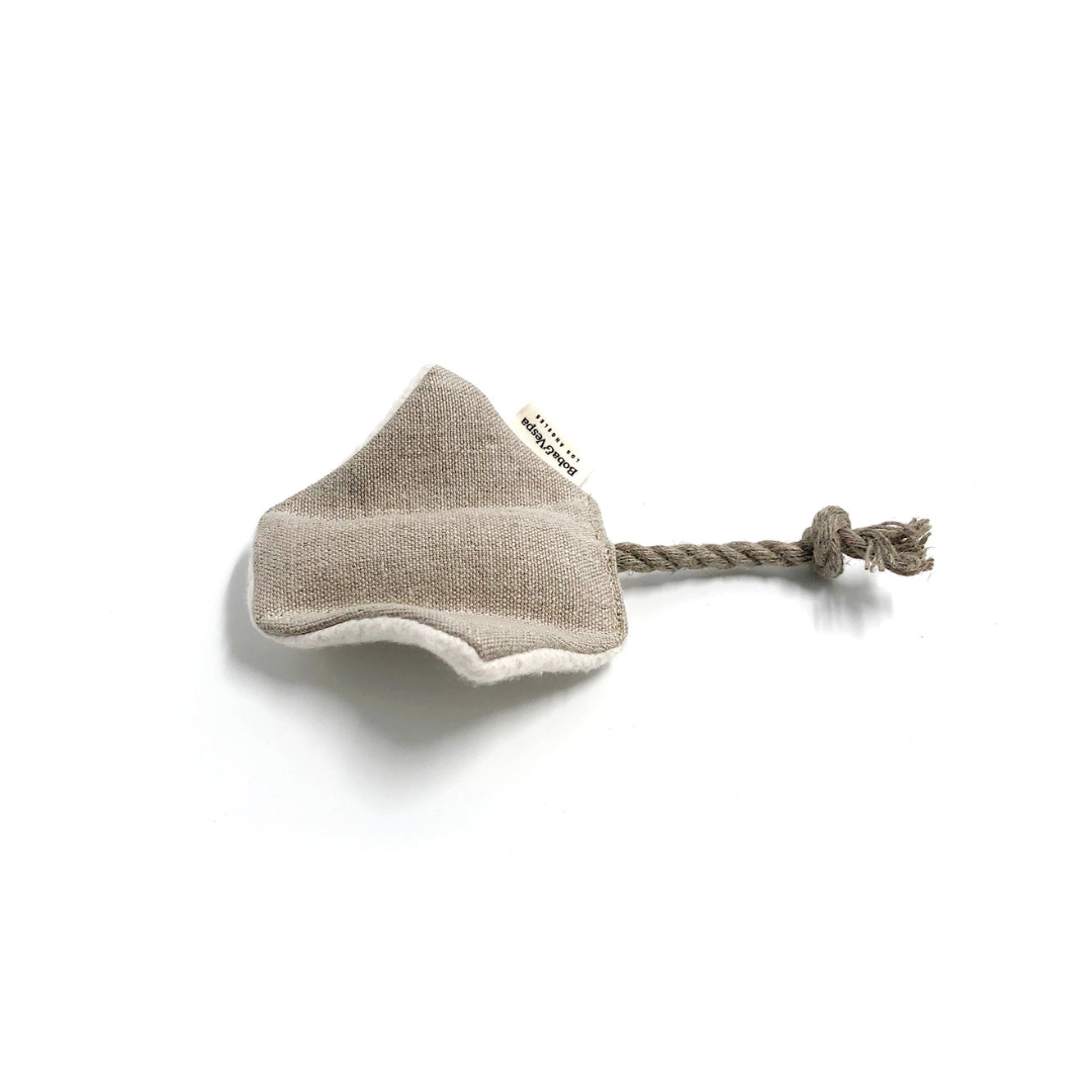 Stingray Cat Toy in Cotton with Buckwheat for Crinkles and Organic Catnip