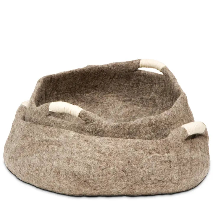 Handmade Wool Cat Bed with Handles